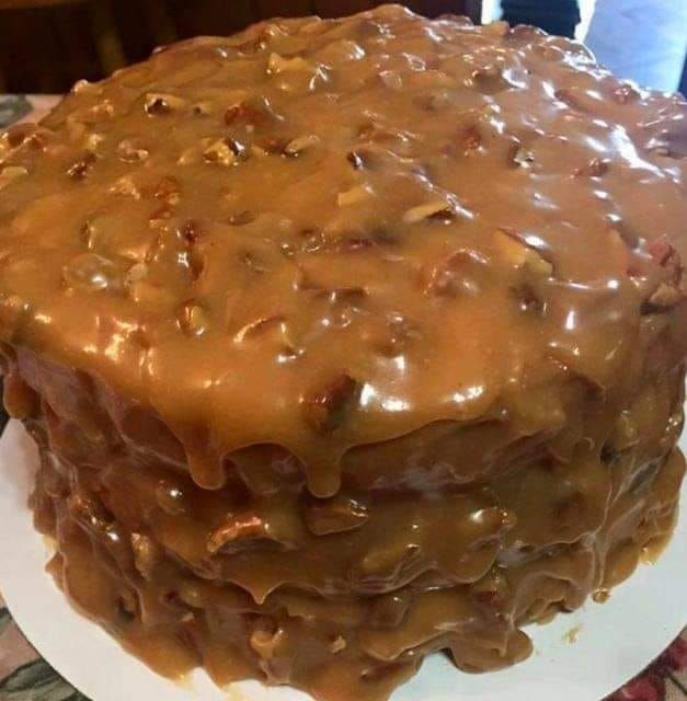 Pecan Praline Cake
