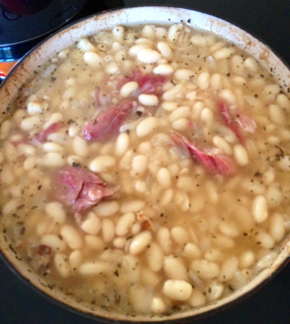 GREAT NORTHERN BEANS IN THE CROCKPOT