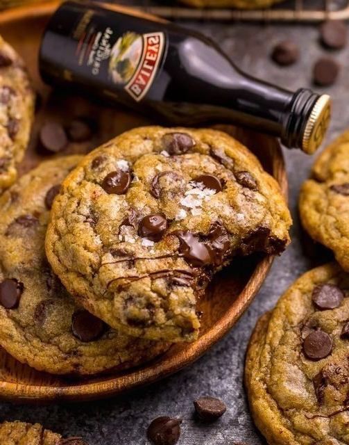 Baileys Irish Cream Chocolate Chip Cookies