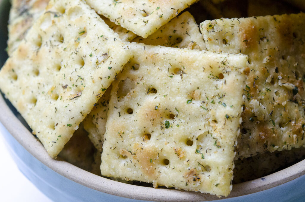 DILL PICKLE SALTINES

