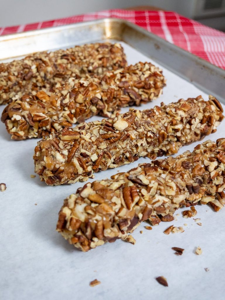 Old-Fashioned Pecan Logs
