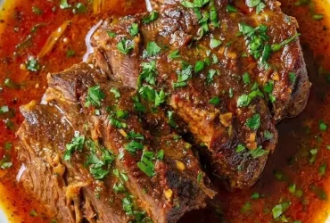 SLOW COOKER BEEF BRISKET