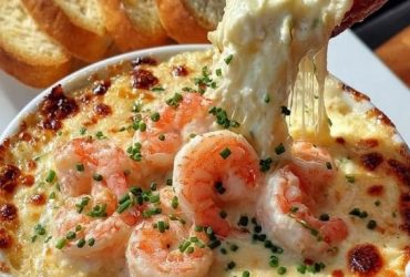 Cheesy Shrimp & Crab Bake Dip