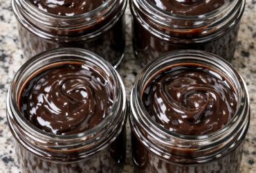 Slow Cooker 4-Ingredient Hot Fudge