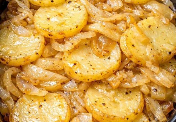 Slow Cooker Potato and Onion Bake