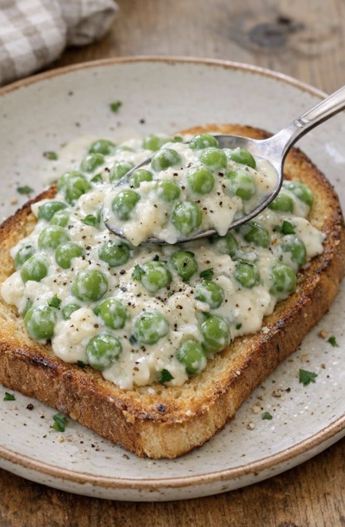 CREAMED PEAS ON TOAST