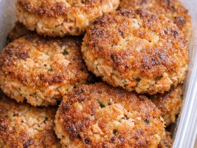Low Carb 3-Ingredient Salmon Patties