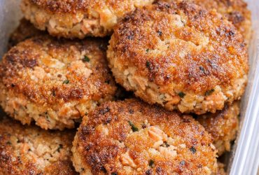Low Carb 3-Ingredient Salmon Patties