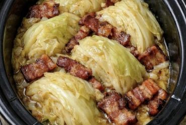 Slow Cooker Braised Cabbage and Bacon