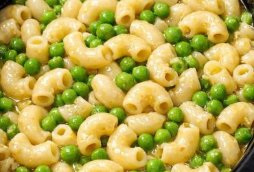5-Ingredient Slow Cooker Sweet Pea Macaroni