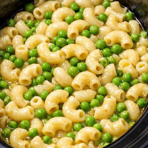 5-Ingredient Slow Cooker Sweet Pea Macaroni