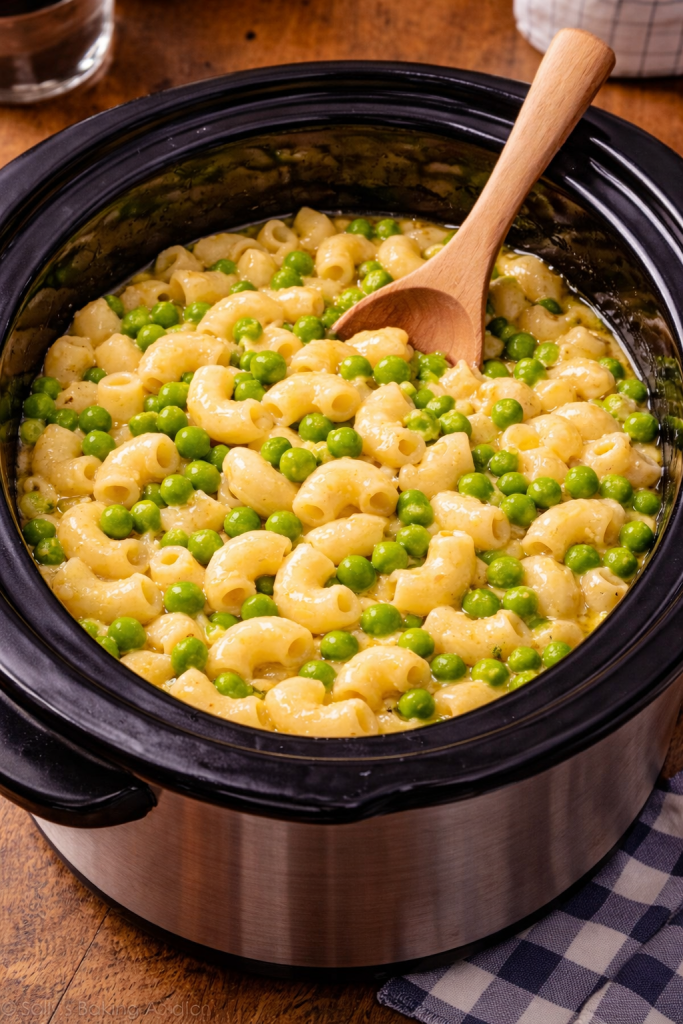 5-Ingredient Slow Cooker Sweet Pea Macaroni