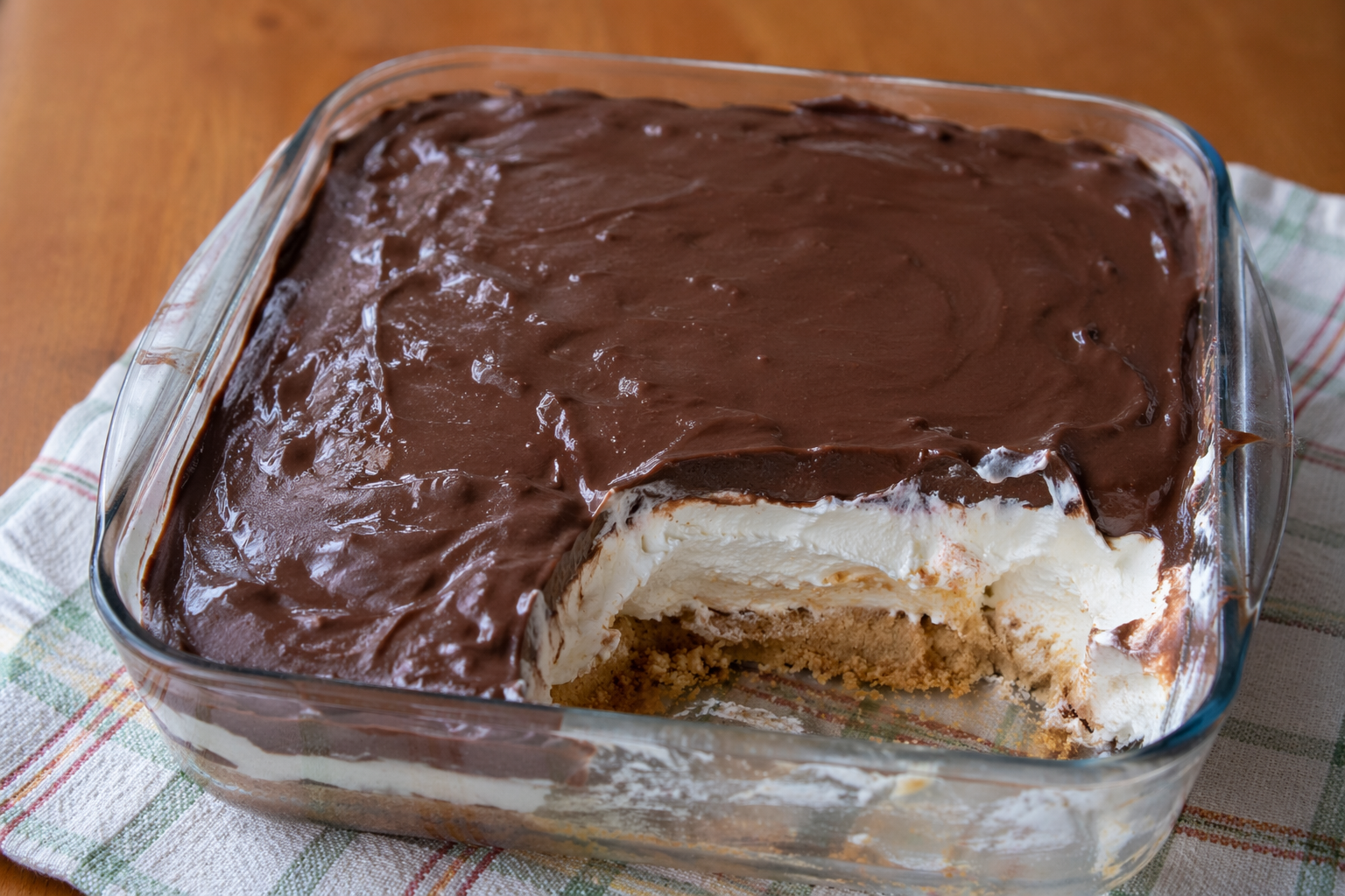 No bake Chocolate Eclair Cake