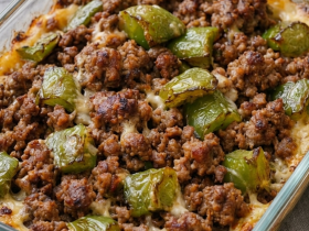 Oven-Baked 4-Ingredient Amish Beef and Bell Pepper Bake