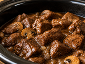 Slow Cooker Mushroom Beef Tips
