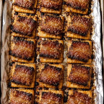 Candied Bacon Crackers