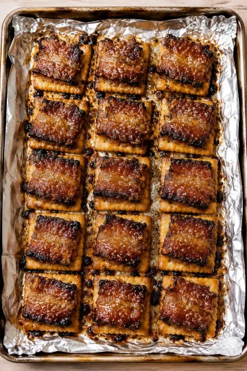 Candied Bacon Crackers