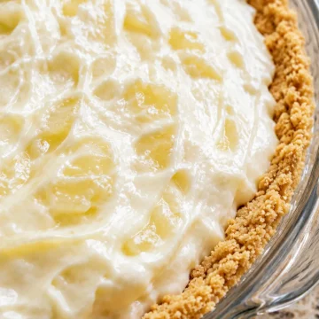 3-Ingredient Pineapple Fluff Pie